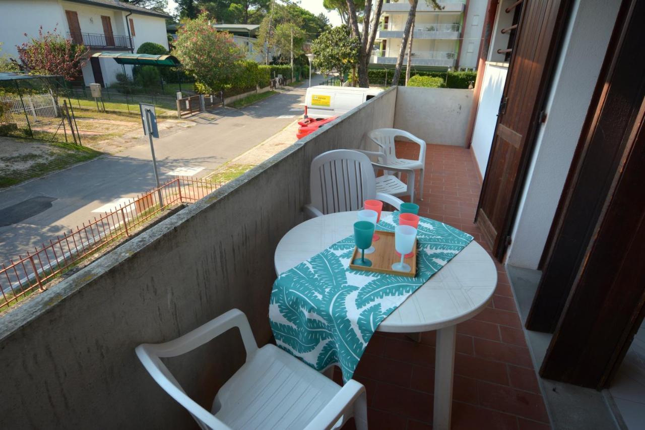 Flat In Lignano Pineta Apartment Линяно Сабиадоро Екстериор снимка