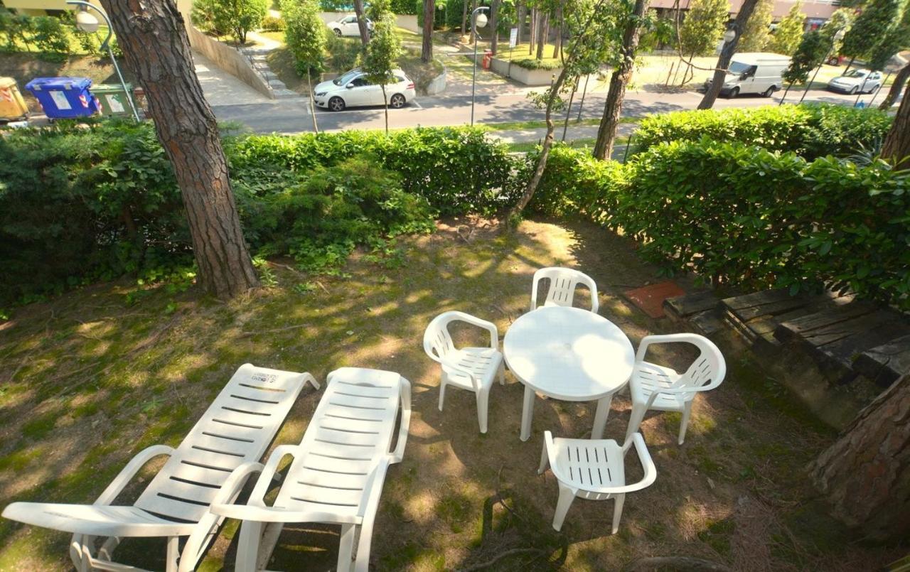 Flat In Lignano Pineta Apartment Линяно Сабиадоро Екстериор снимка